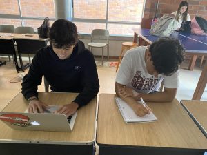 The Use of Technology in HS Classrooms: From the Paper to the Keyboard