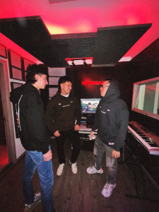 Electronic Music Gains Ground Among Medellín's Youth