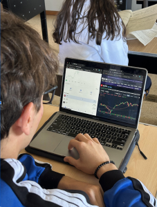 How students are using investing as a side hustle to get financially ahead